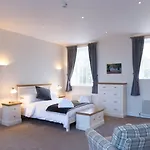 Netherby Hall 아파트 *