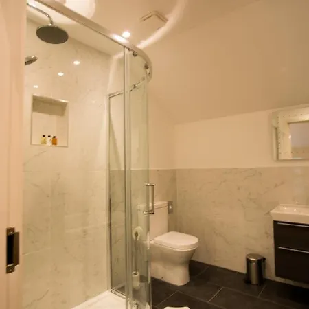 Netherby Hall Apartman