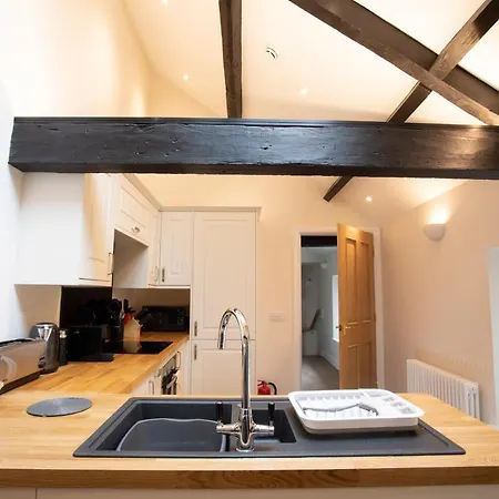 Netherby Hall Apartment *