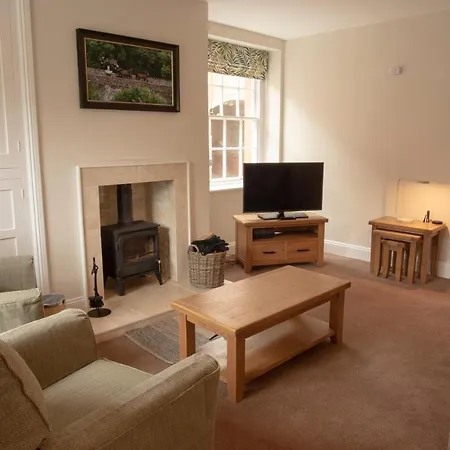 Netherby Hall 公寓 *