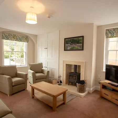 Netherby Hall Apartment *