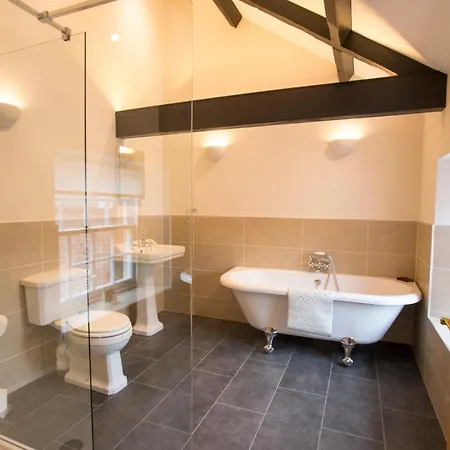 شقة Netherby Hall