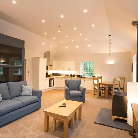 Netherby Hall 公寓 *
