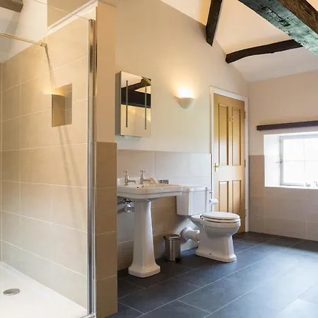 Netherby Hall Apartman