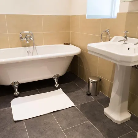 Netherby Hall Apartman