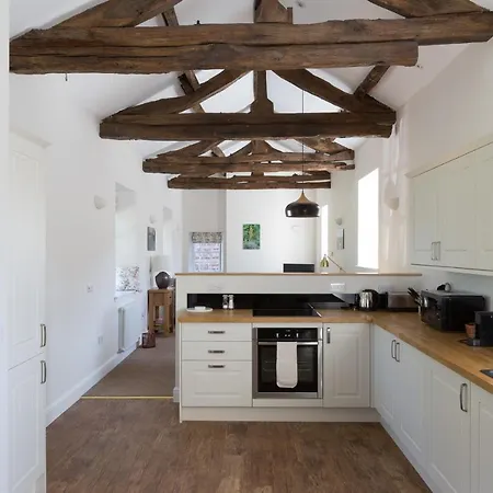 Netherby Hall Apartment *