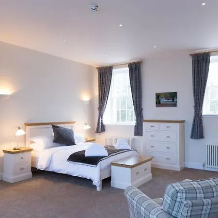 Netherby Hall Apartment *