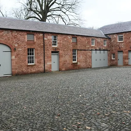 דירה Netherby Hall *